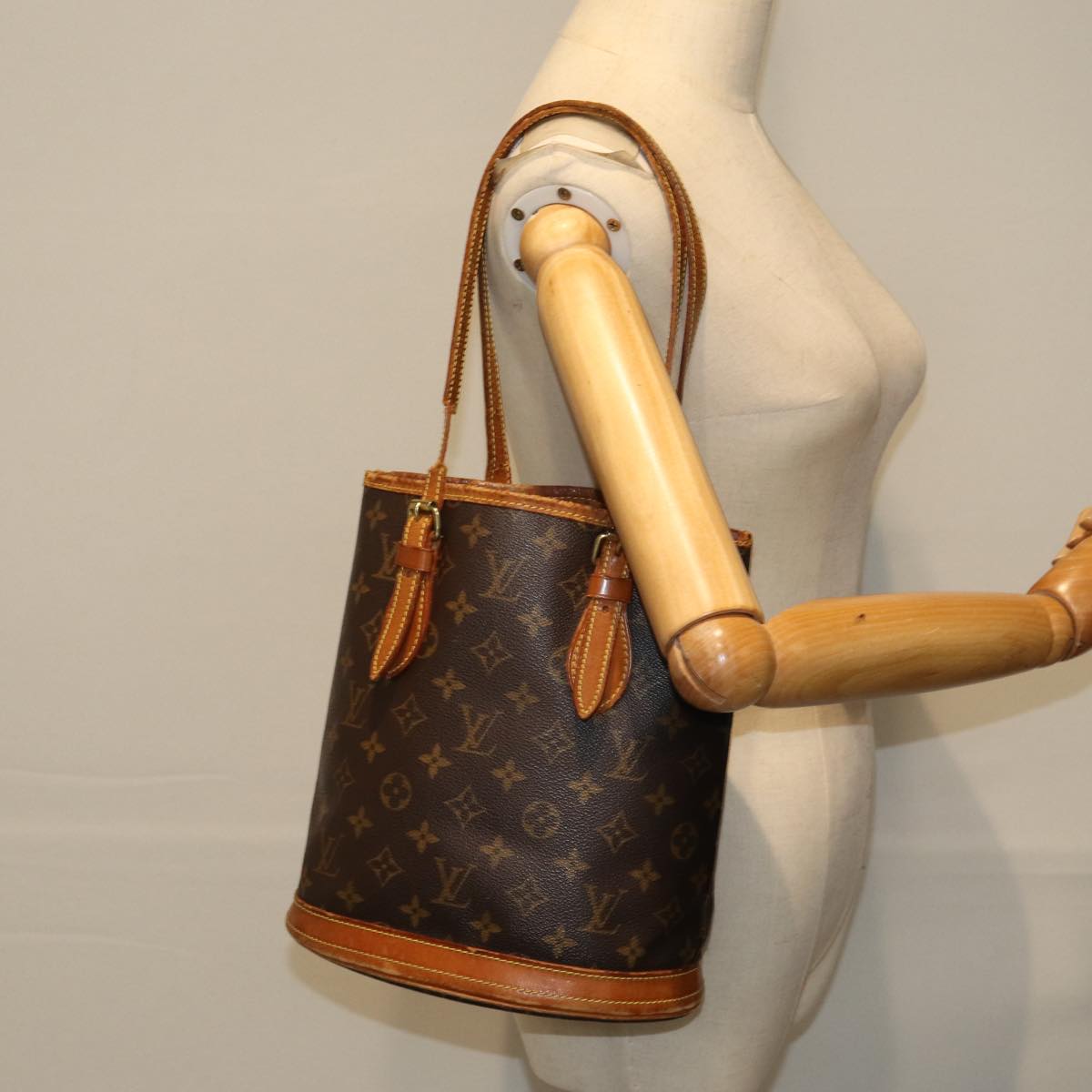 LOUIS VUITTON Monogram Bucket PM Shoulder Bag M42238 LV Auth 77066