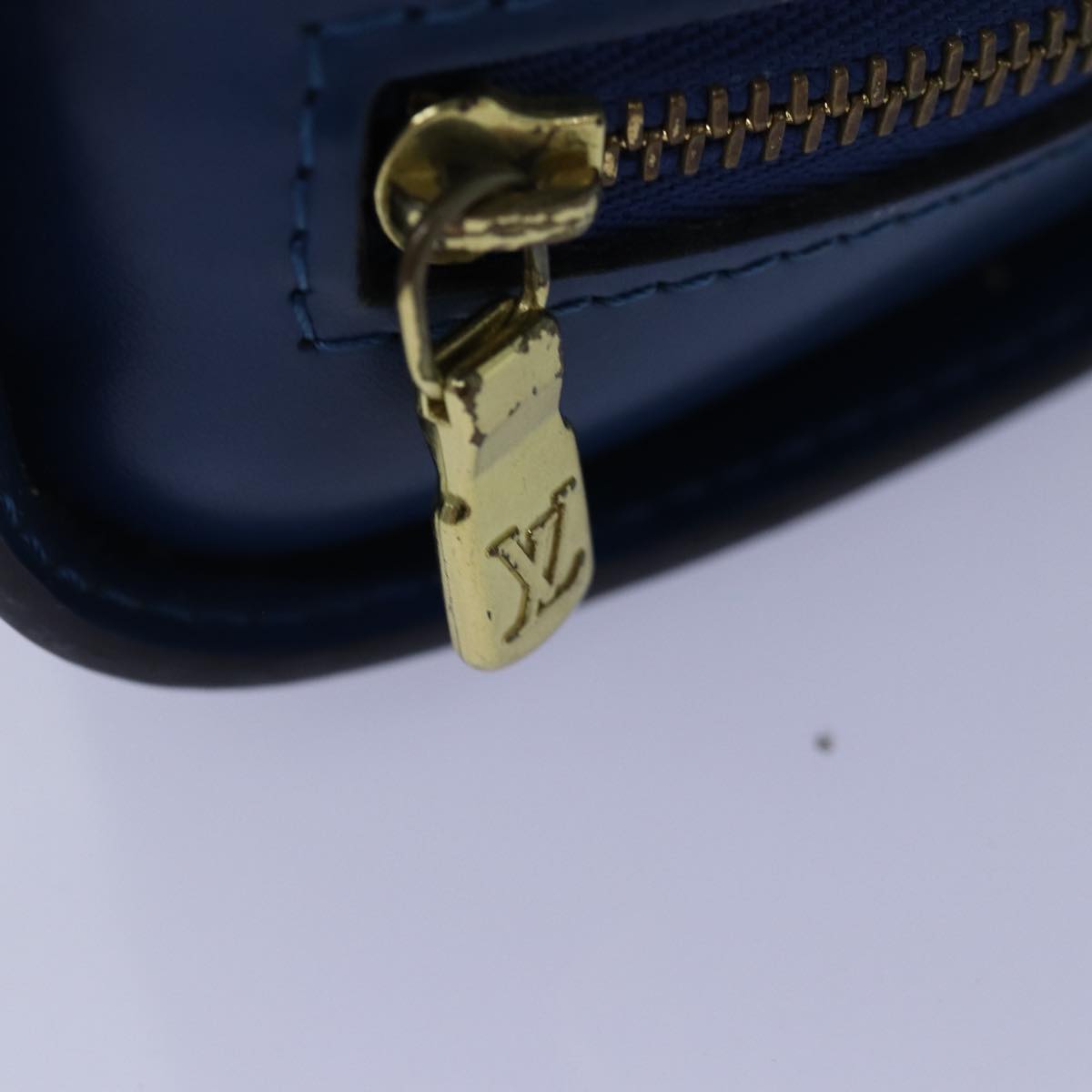 LOUIS VUITTON Epi Dauphine PM Pouch Blue M48445 LV Auth 77112