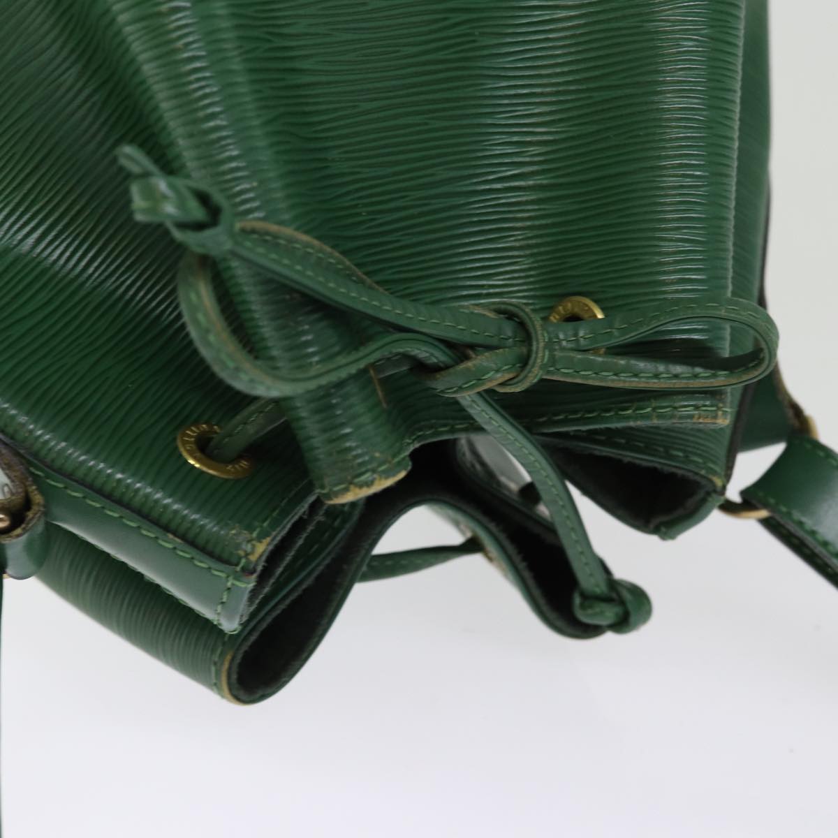 LOUIS VUITTON Epi Noe Shoulder Bag Green M44004 LV Auth 77189