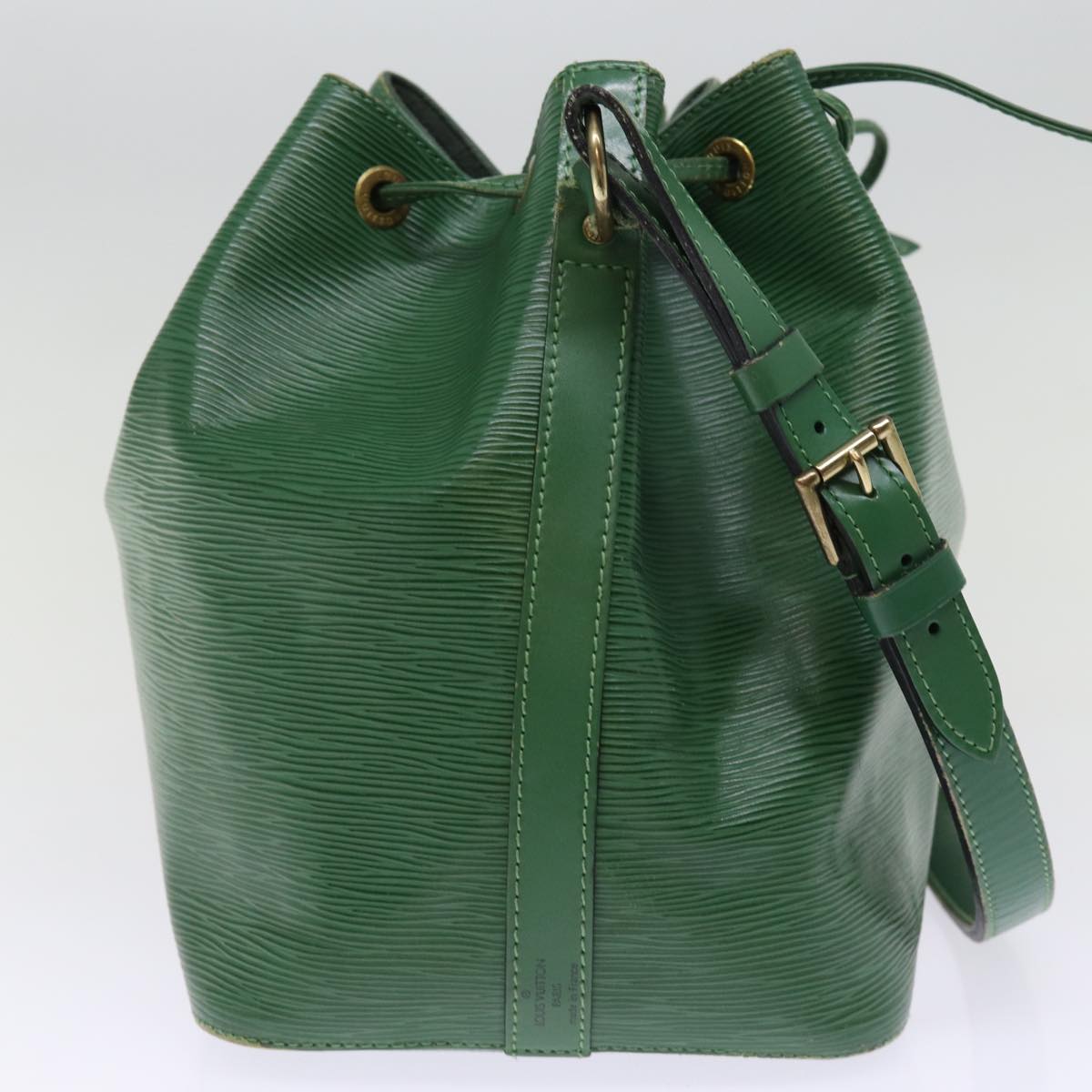 LOUIS VUITTON Epi Petit Noe Shoulder Bag Green M44104 LV Auth 77190