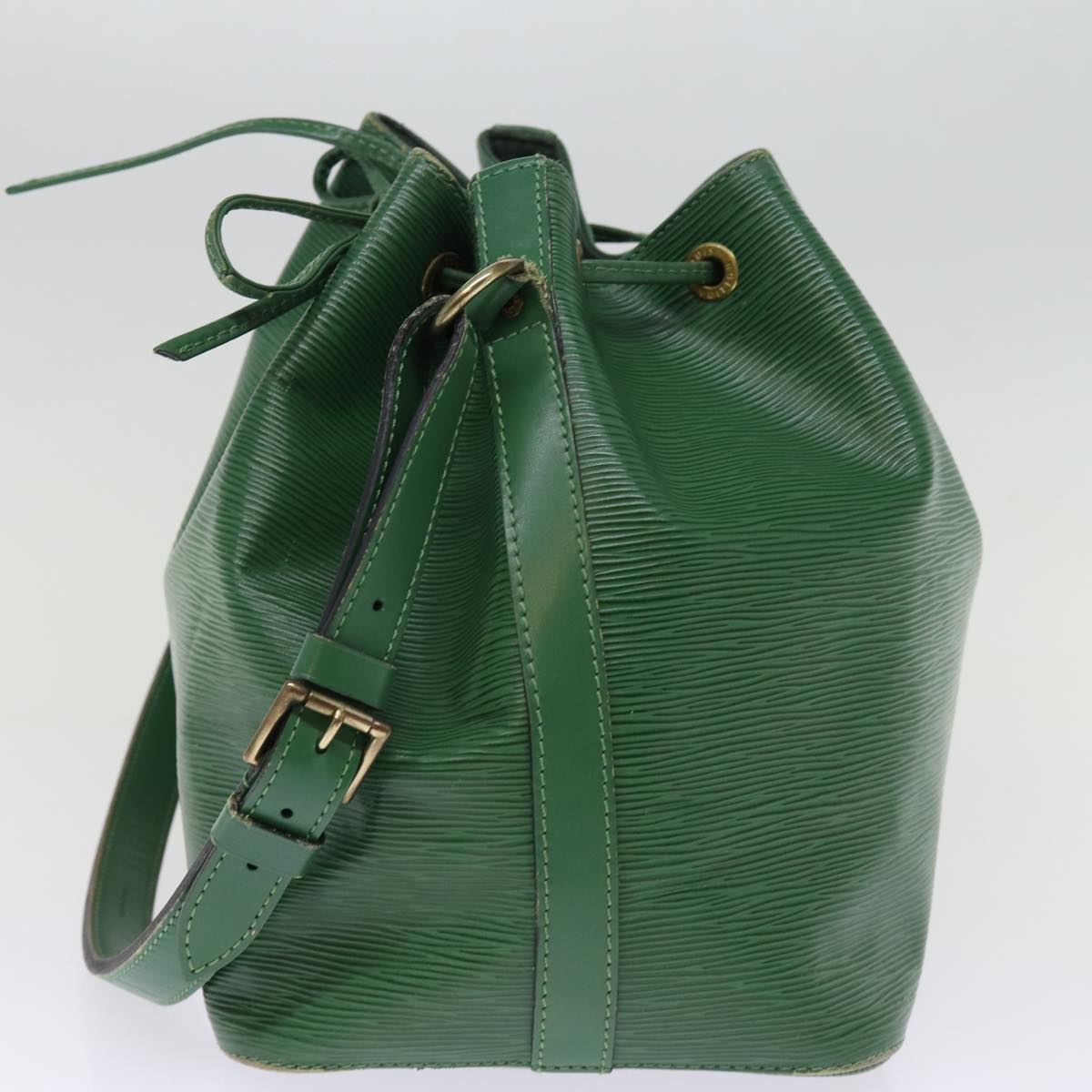 LOUIS VUITTON Epi Petit Noe Shoulder Bag Green M44104 LV Auth 77190