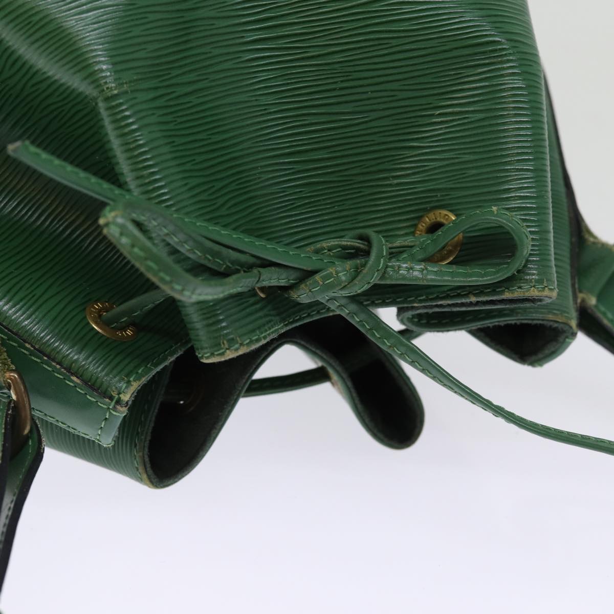 LOUIS VUITTON Epi Petit Noe Shoulder Bag Green M44104 LV Auth 77190