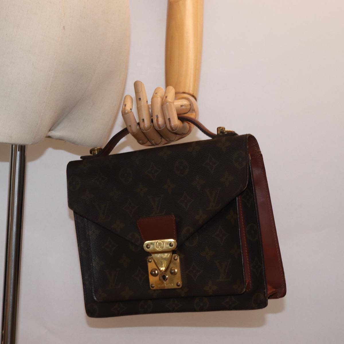 LOUIS VUITTON Monogram Monceau 26 Shoulder Bag M51187 LV Auth 77254