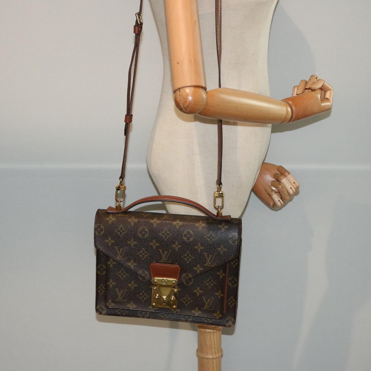 LOUIS VUITTON Monogram Monceau 26 Shoulder Bag M51187 LV Auth 77273