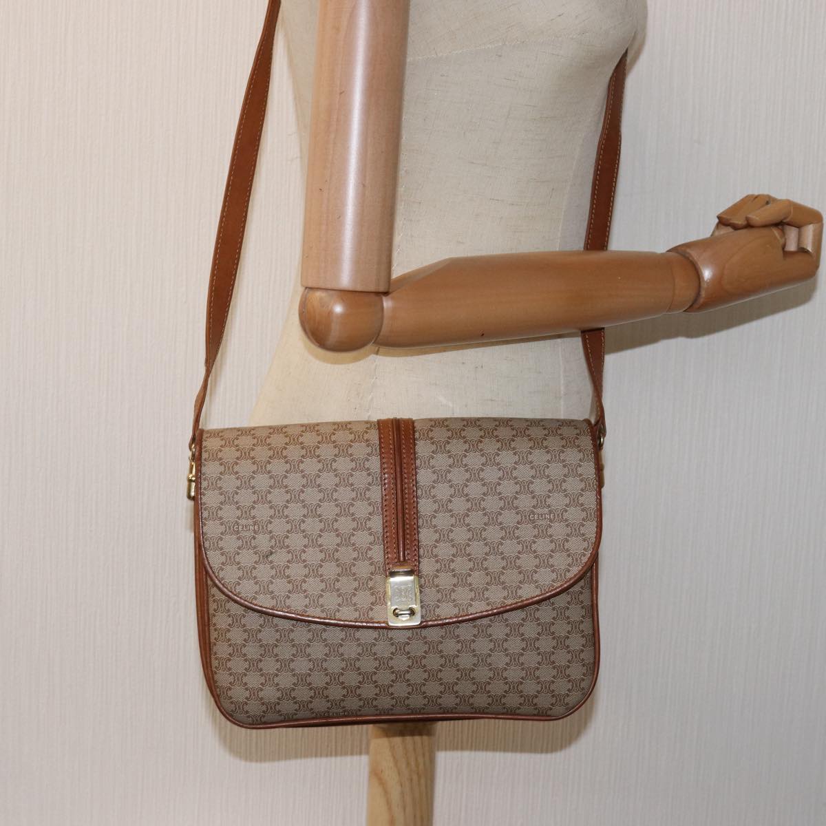 CELINE Macadam Canvas Shoulder Bag Beige Auth 77325