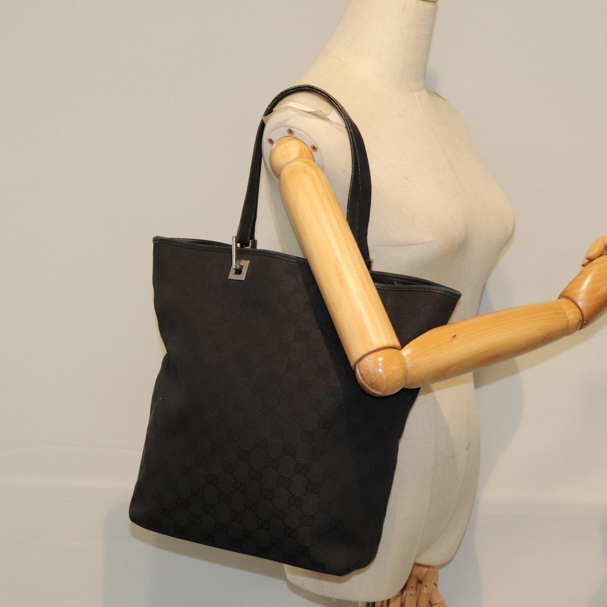 GUCCI GG Canvas Tote Bag Black 31243 Auth 77370