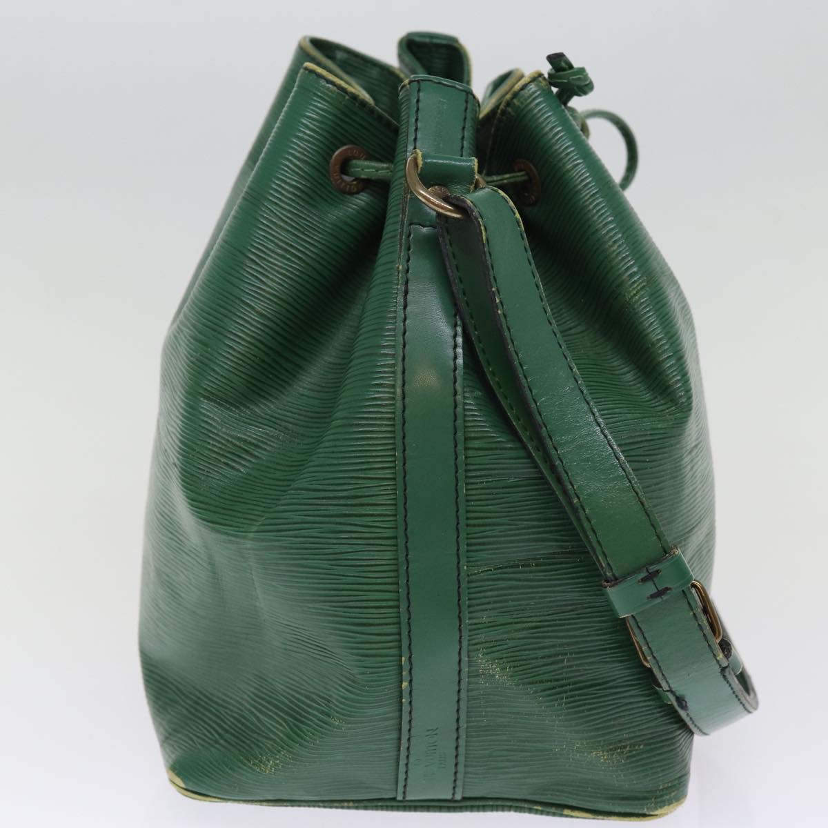 LOUIS VUITTON Epi Petit Noe Shoulder Bag Green M44104 LV Auth 77416