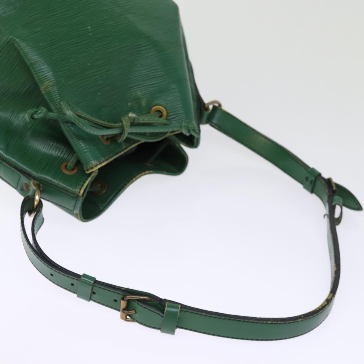 LOUIS VUITTON Epi Petit Noe Shoulder Bag Green M44104 LV Auth 77416