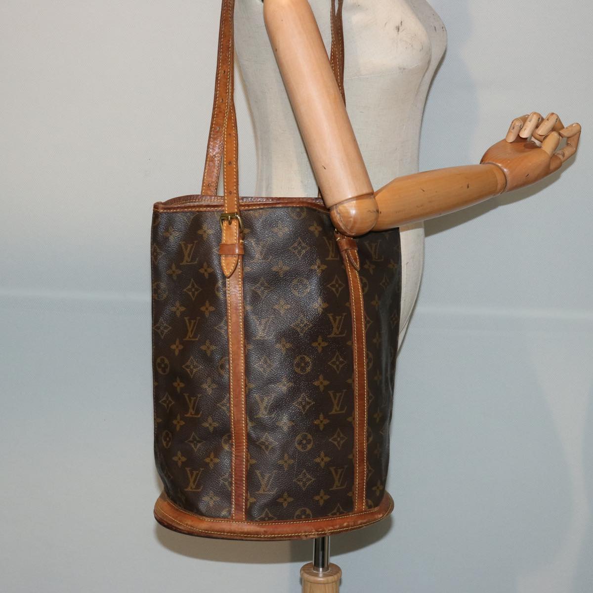 LOUIS VUITTON Monogram Bucket GM Shoulder Bag M42236 LV Auth 77428