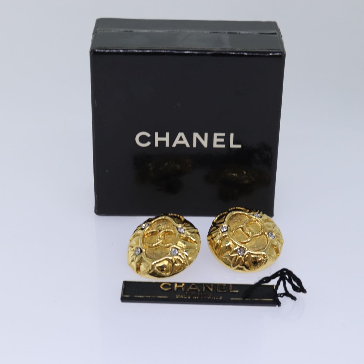 CHANEL Earring Gold CC Auth 77445