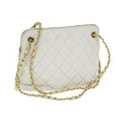 CHANEL Matelasse Chain Shoulder Bag Leather White CC Auth 77469-1