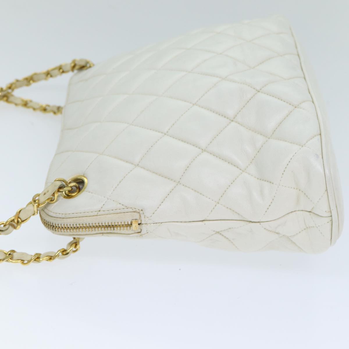 CHANEL Matelasse Chain Shoulder Bag Leather White CC Auth 77469