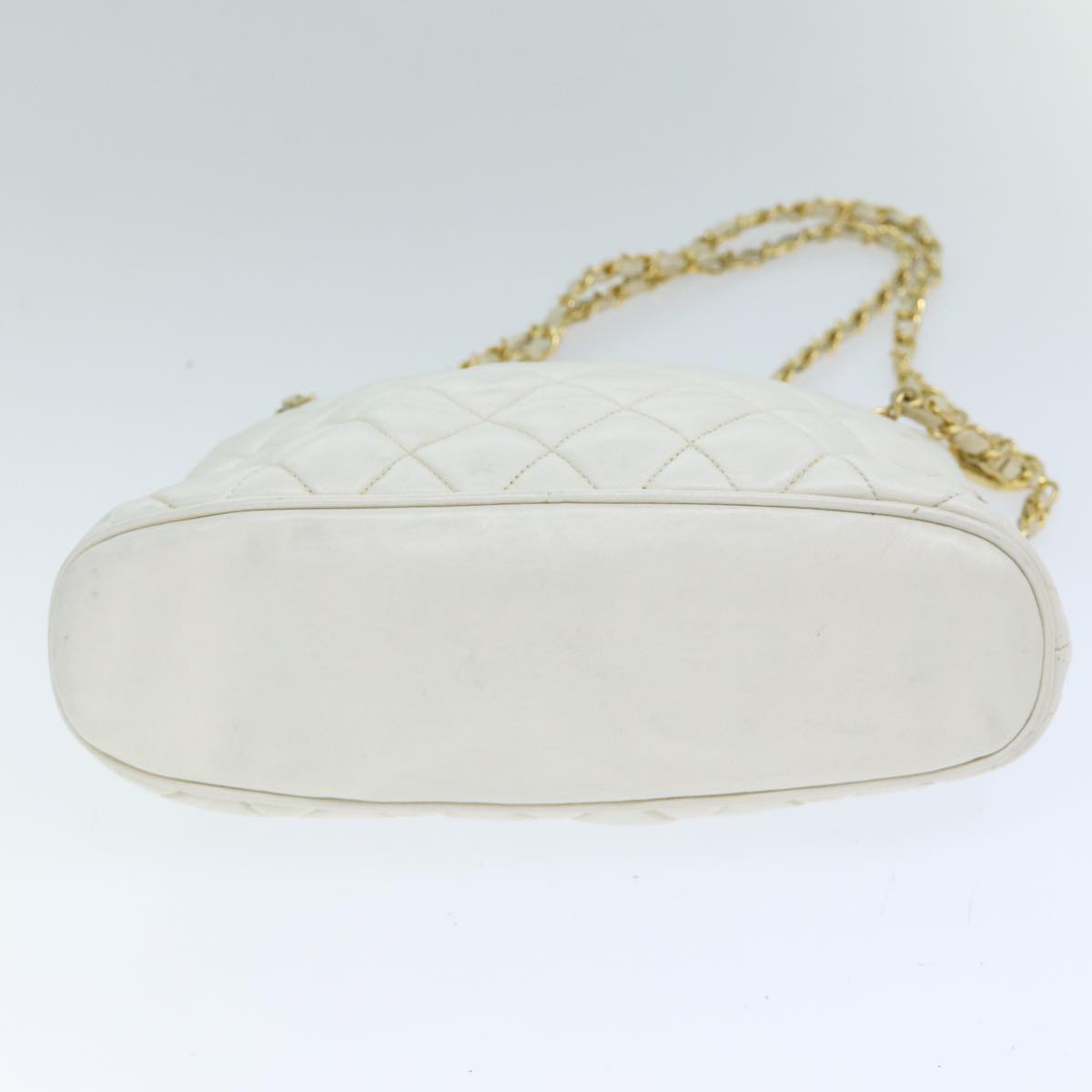 CHANEL Matelasse Chain Shoulder Bag Leather White CC Auth 77469