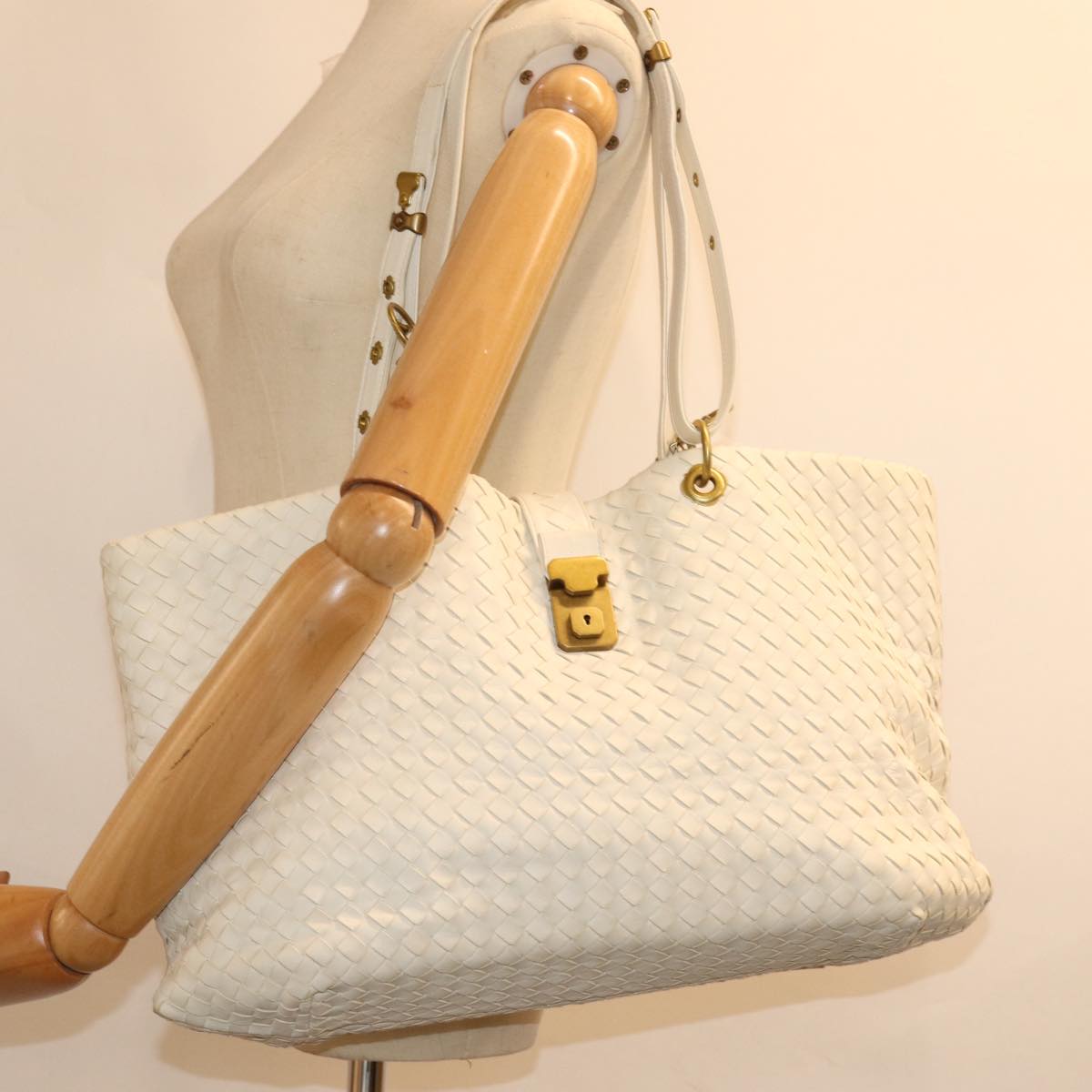 BOTTEGA VENETA INTRECCIATO Tote Bag Leather White 162197 Auth 77500