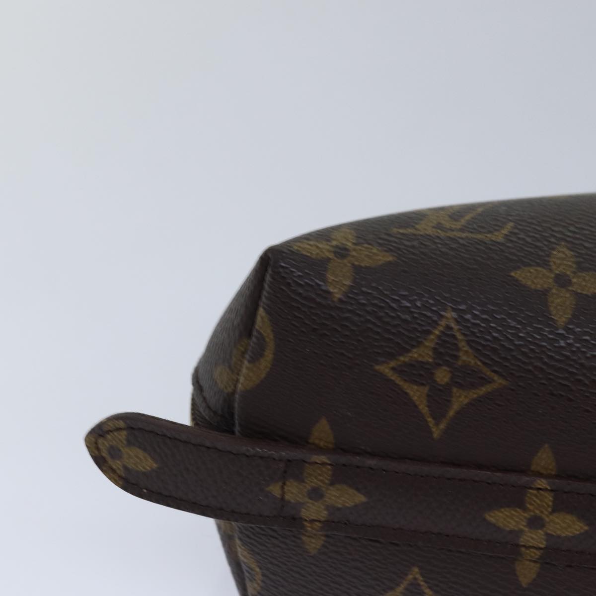 LOUIS VUITTON Monogram Trousse Demi Ronde Cosmetic Pouch M47520 LV Auth 77563