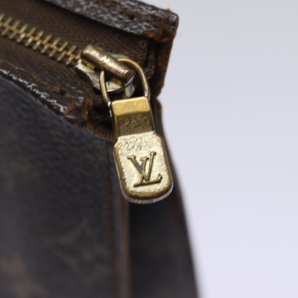 LOUIS VUITTON Monogram Poche Toilette 26 Vintage Pouch M47542 LV Auth 77570