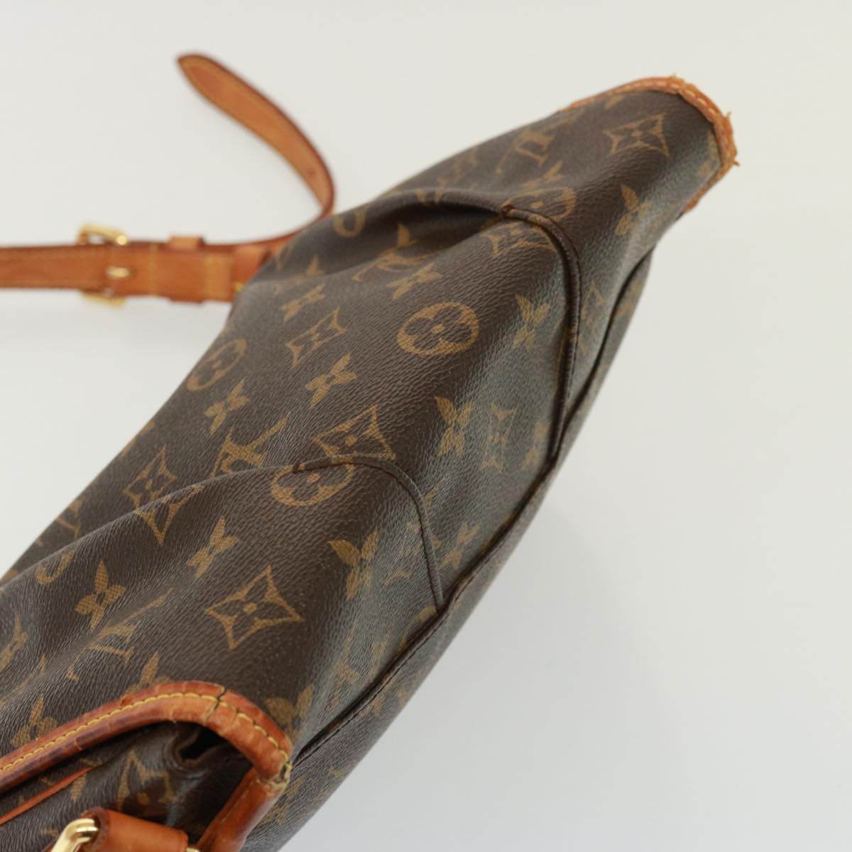 LOUIS VUITTON Monogram Menilmontant PM Shoulder Bag M40474 LV Auth 77582