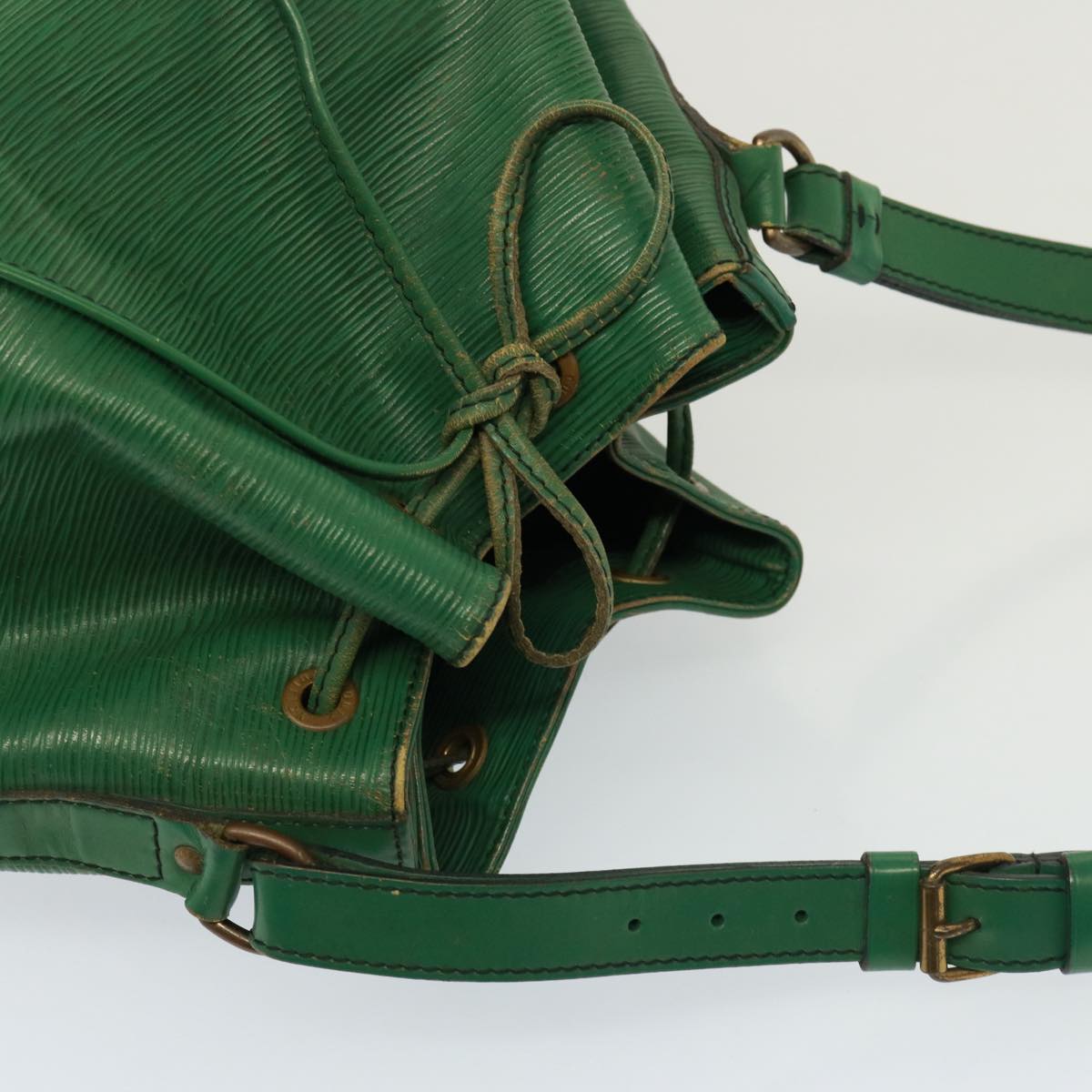 LOUIS VUITTON Epi Noe Shoulder Bag Green M44004 LV Auth 77594