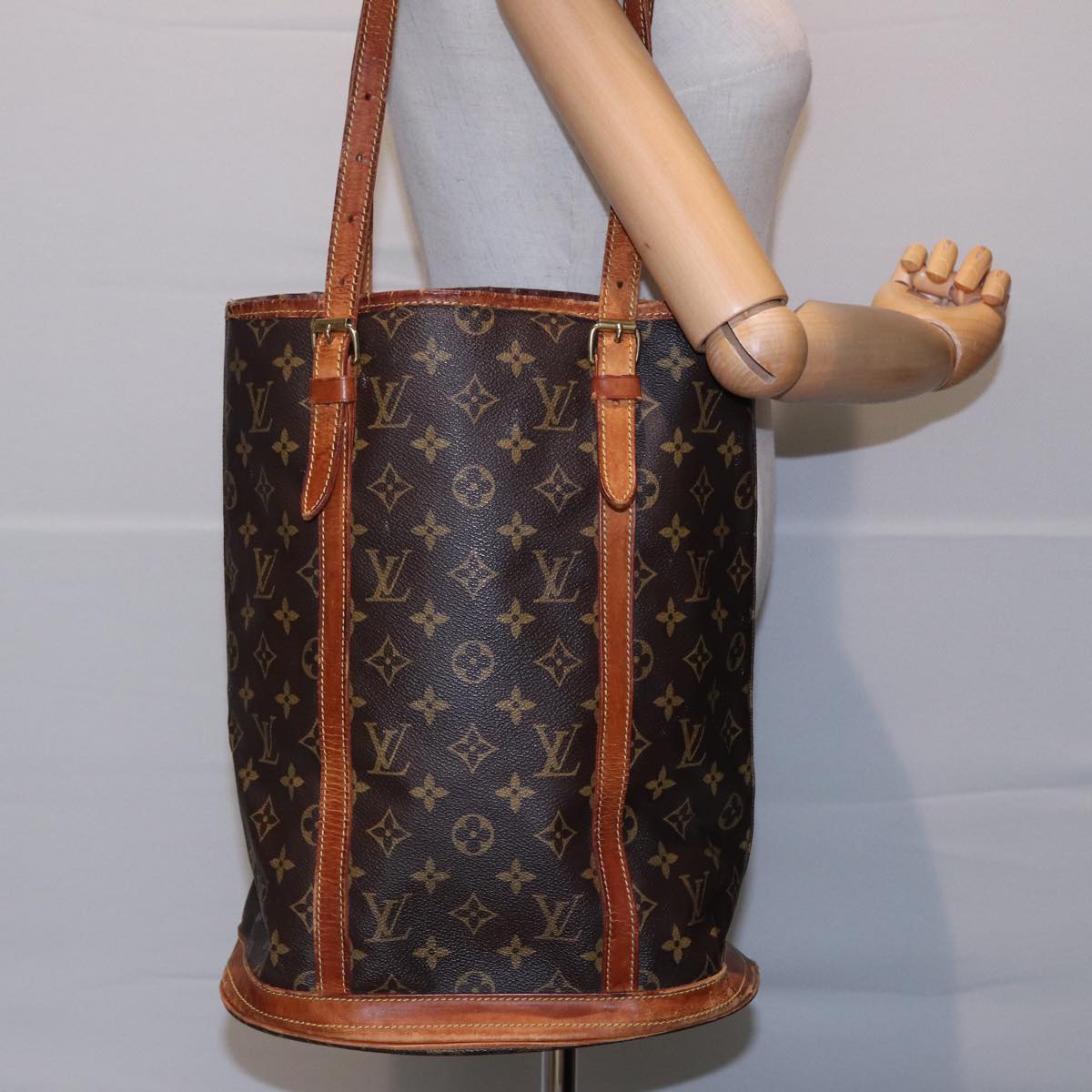 LOUIS VUITTON Monogram Bucket GM Shoulder Bag M42236 LV Auth 77608