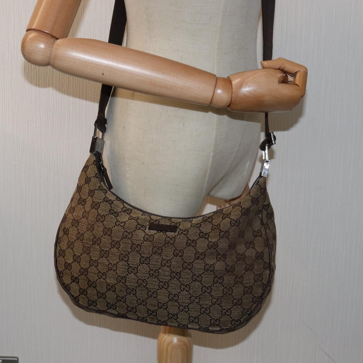 GUCCI GG Canvas Shoulder Bag Beige 122790 Auth 77680