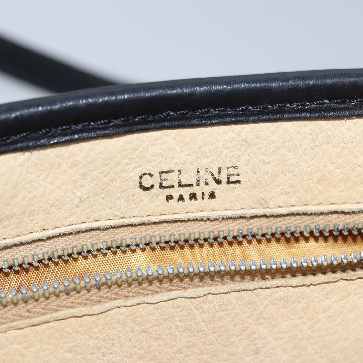 CELINE Shoulder Bag Leather White Auth 77807