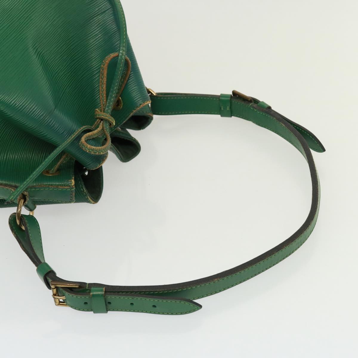 LOUIS VUITTON Epi Petit Noe Shoulder Bag Green M44104 LV Auth 77894