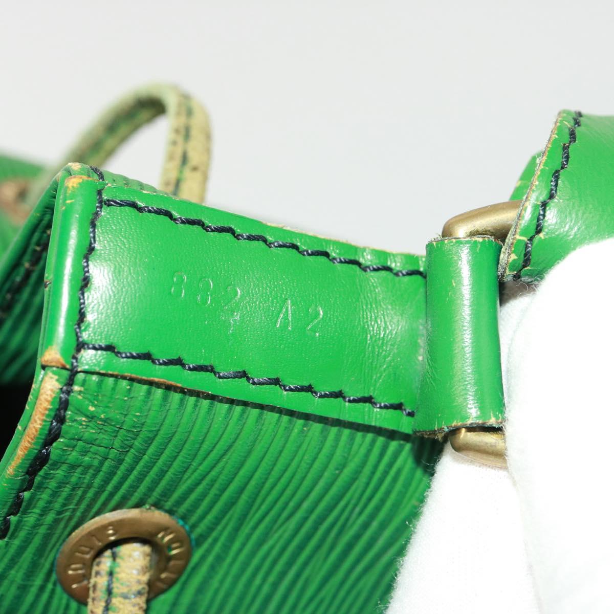 LOUIS VUITTON Epi Petit Noe Shoulder Bag Green M44104 LV Auth 77895