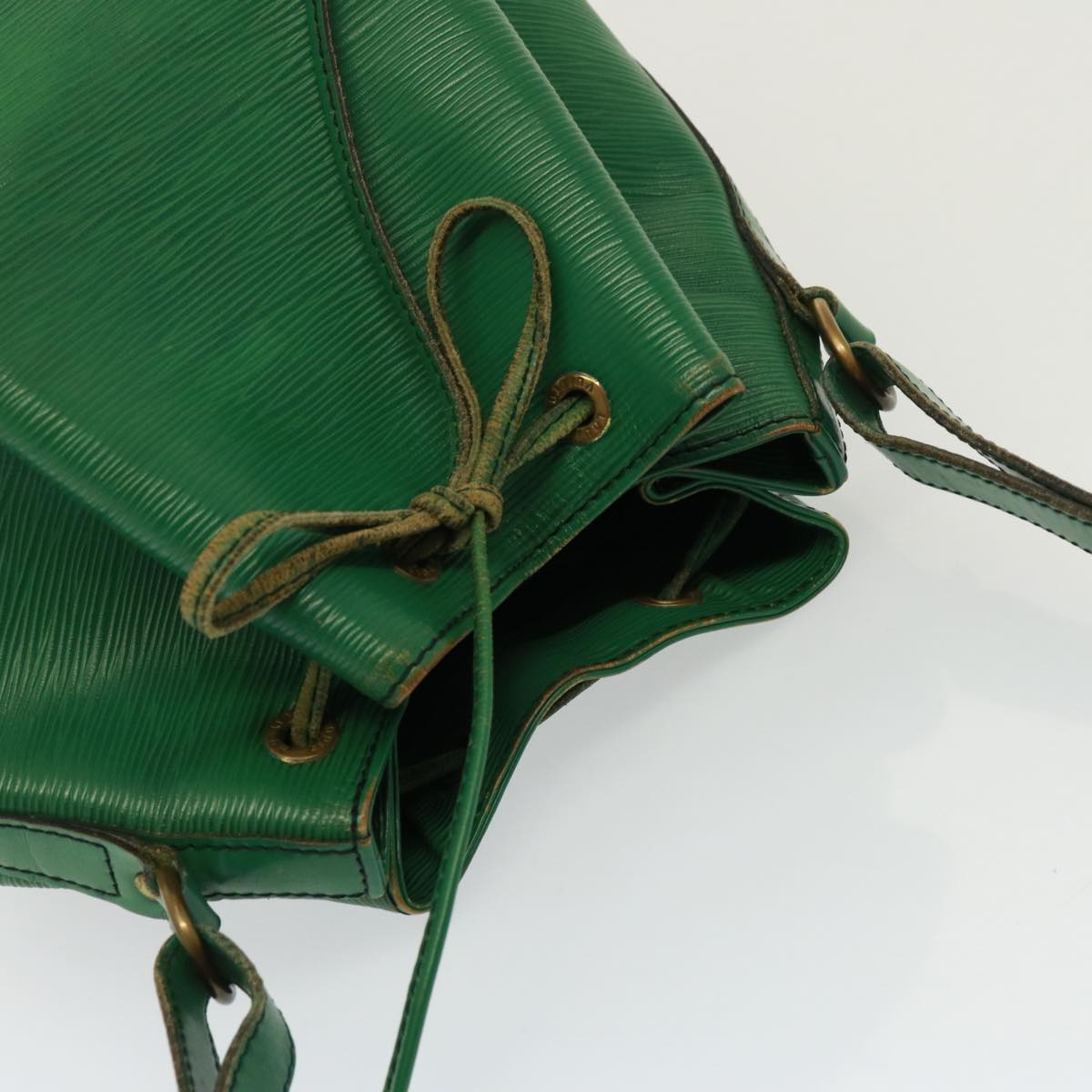 LOUIS VUITTON Epi Petit Noe Shoulder Bag Green M44104 LV Auth 77895