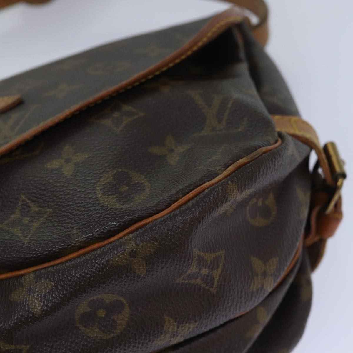 LOUIS VUITTON Monogram Saumur 30 Shoulder Bag M42256 LV Auth 77976