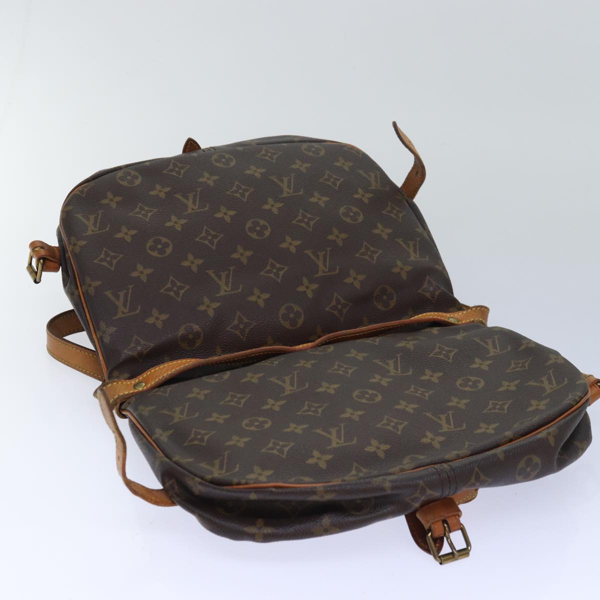 LOUIS VUITTON Monogram Saumur 30 Shoulder Bag M42256 LV Auth 77976