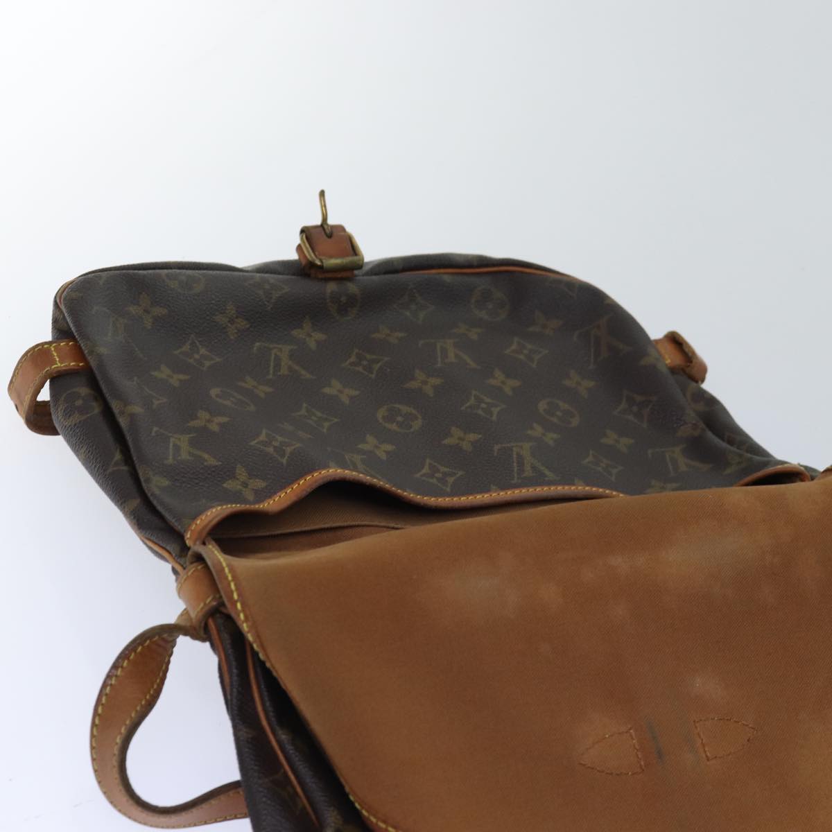 LOUIS VUITTON Monogram Saumur 30 Shoulder Bag M42256 LV Auth 77976