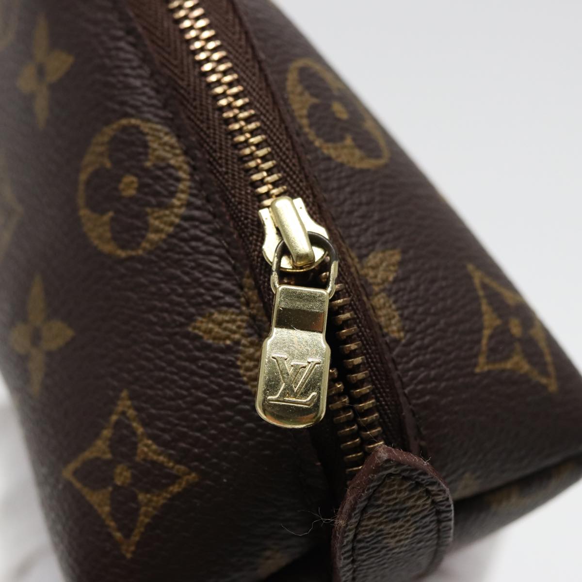 LOUIS VUITTON Monogram Trousse Demi Ronde Cosmetic Pouch M47520 LV Auth 77978