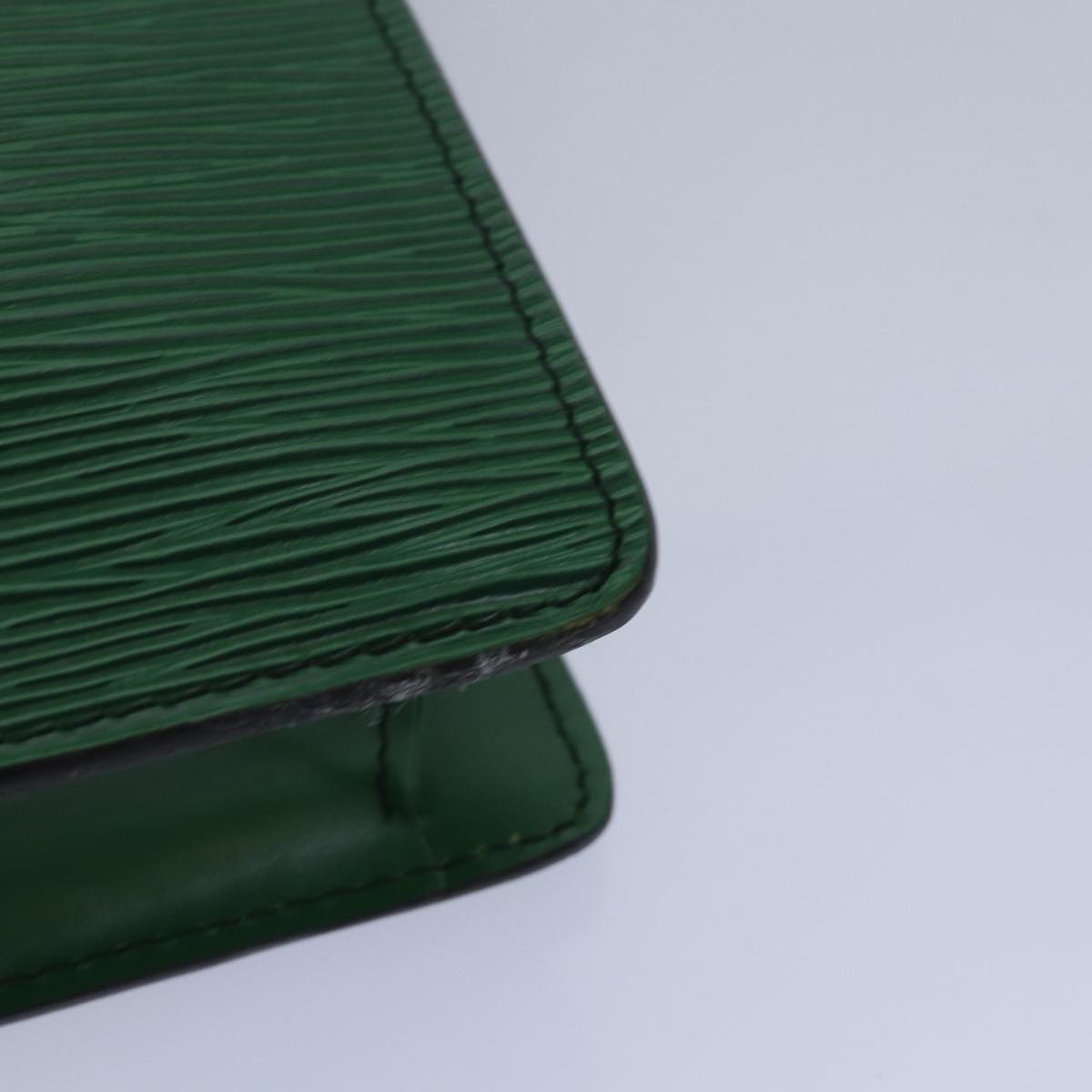 LOUIS VUITTON Epi Montaigne 27 Clutch Bag Green M52654 LV Auth 78110