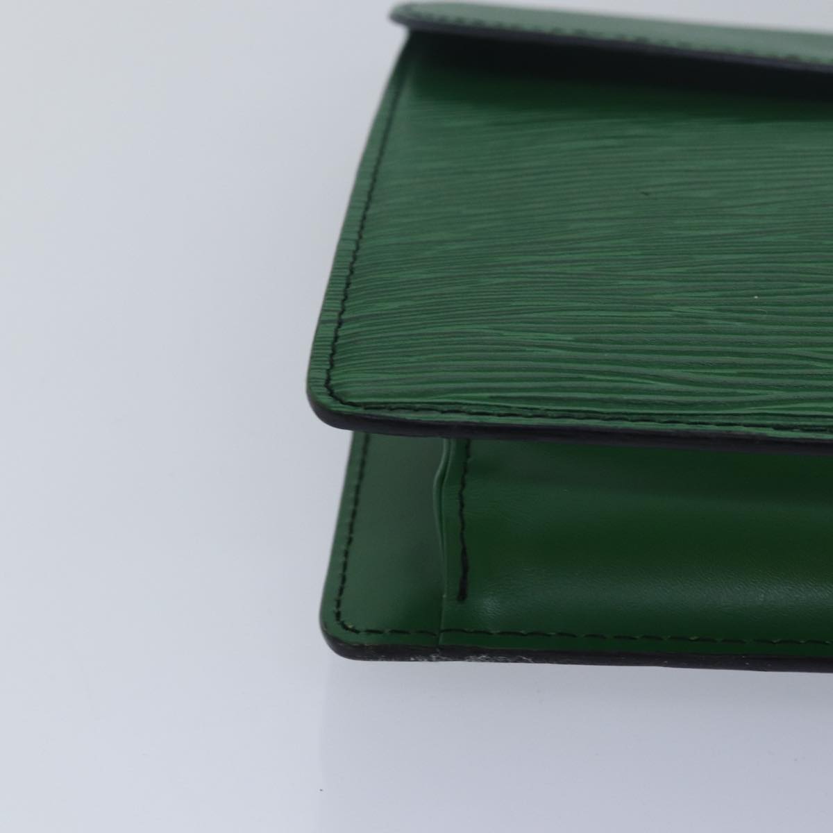 LOUIS VUITTON Epi Montaigne 27 Clutch Bag Green M52654 LV Auth 78110