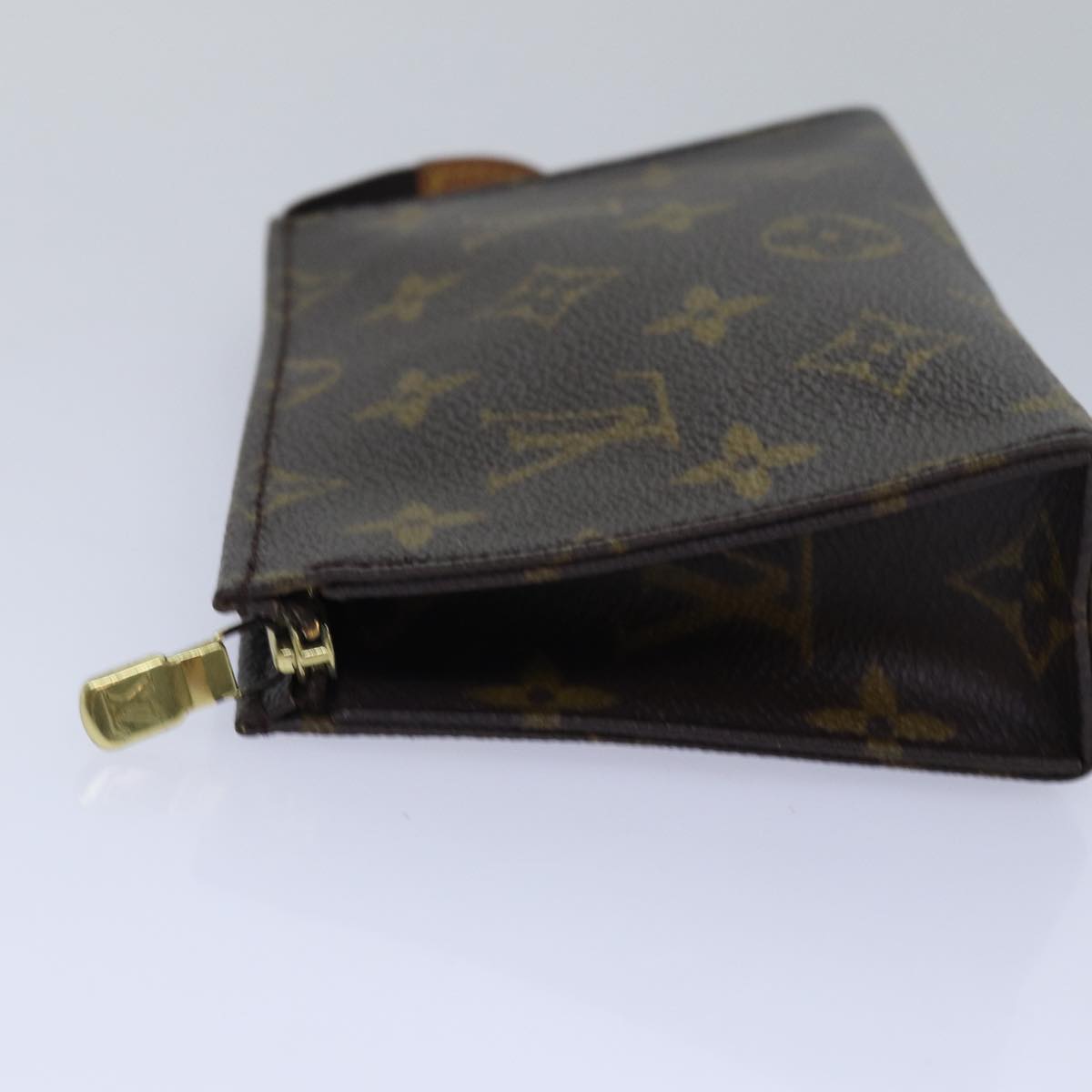 LOUIS VUITTON Monogram Poche Toilette 15 Pouch M47546 LV Auth 78116