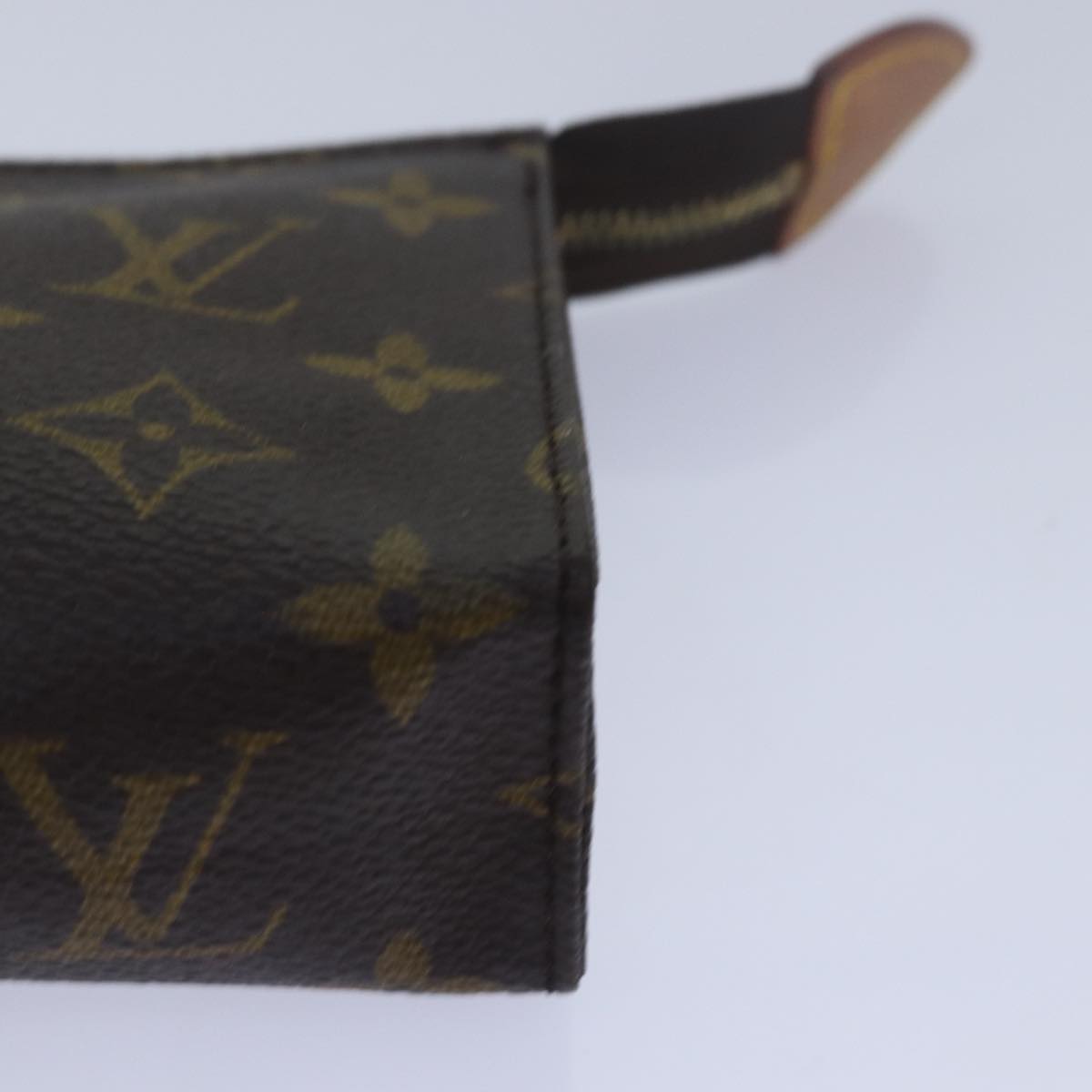 LOUIS VUITTON Monogram Poche Toilette 15 Pouch M47546 LV Auth 78116