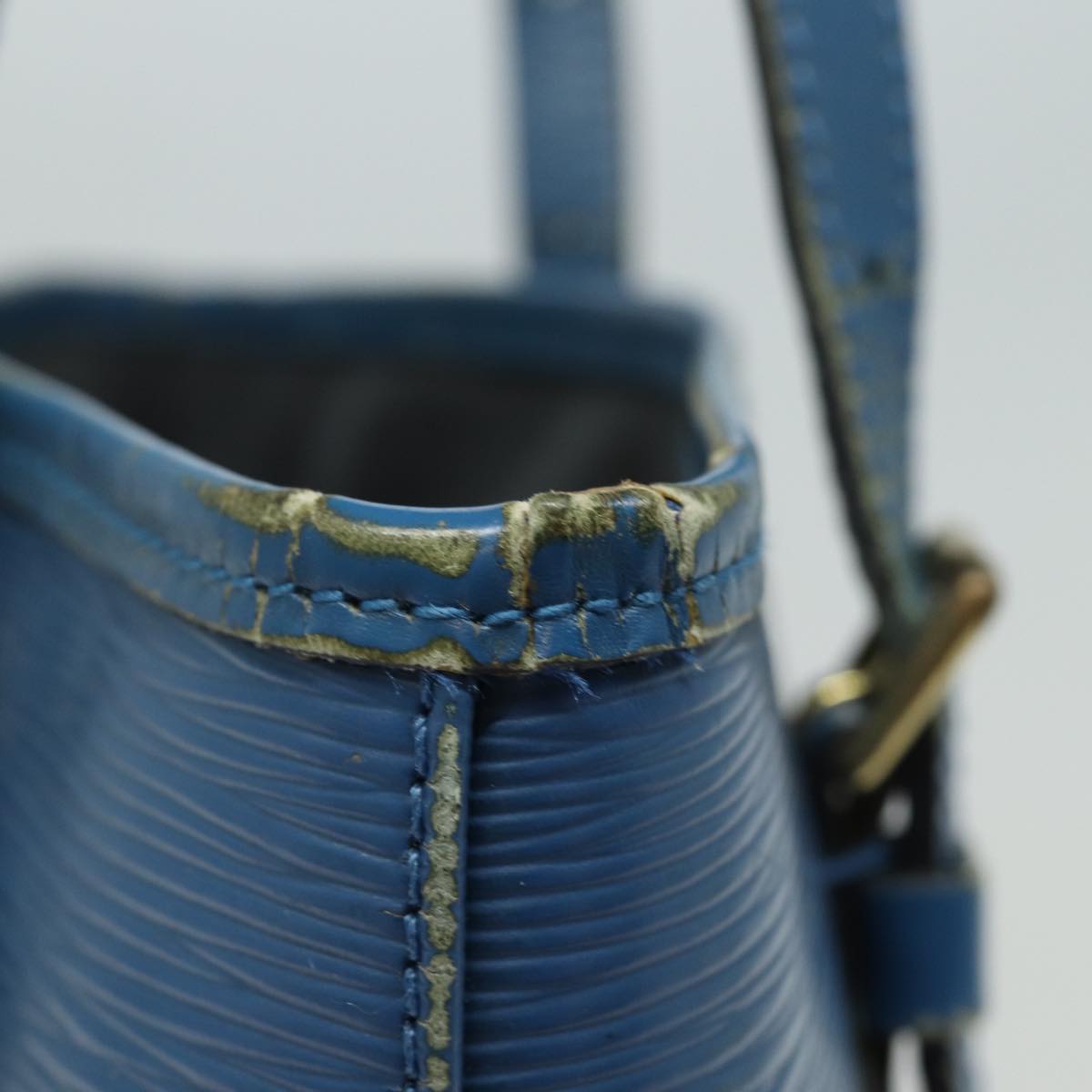 LOUIS VUITTON Epi Bucket PM Shoulder Bag Blue LV Auth 78158