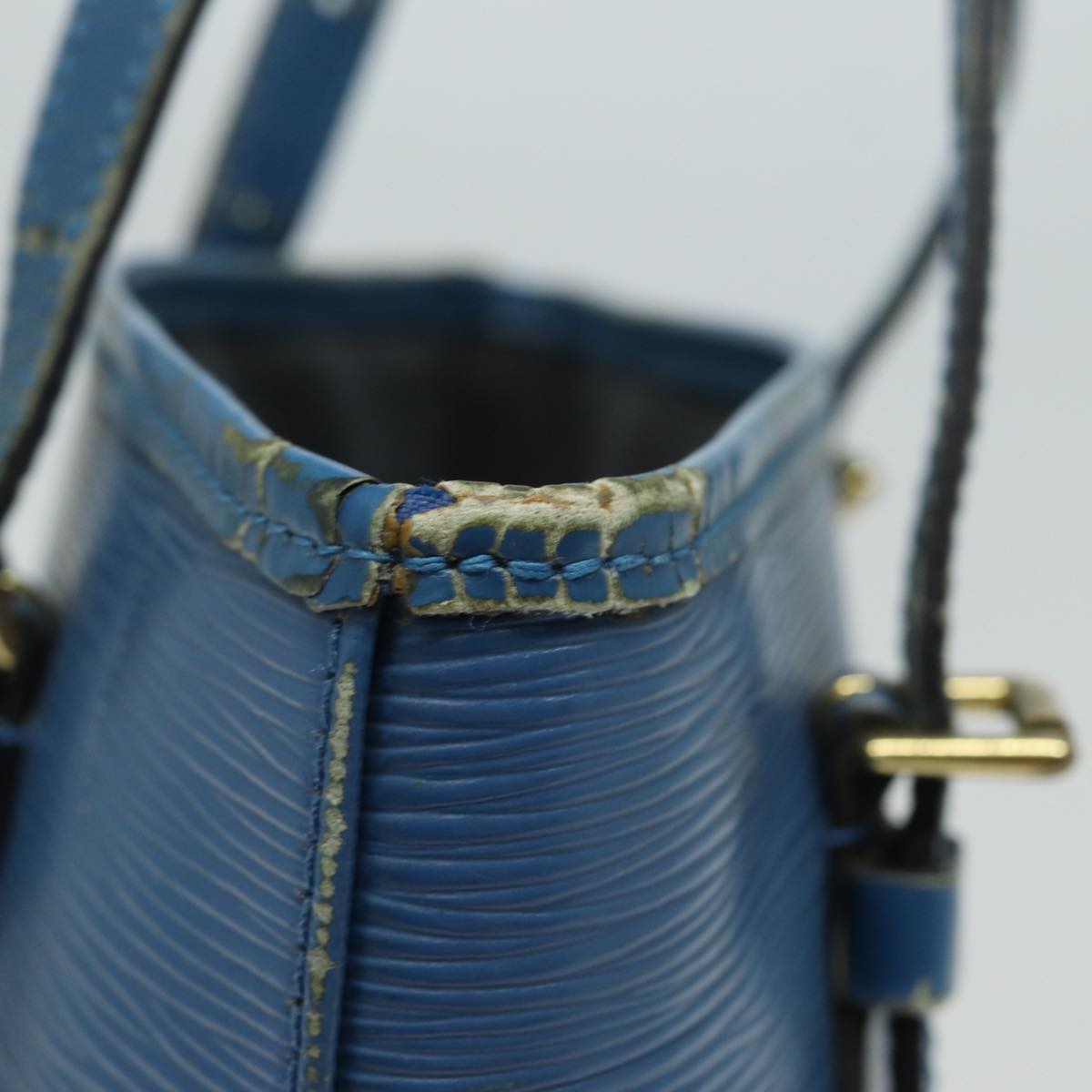 LOUIS VUITTON Epi Bucket PM Shoulder Bag Blue LV Auth 78158