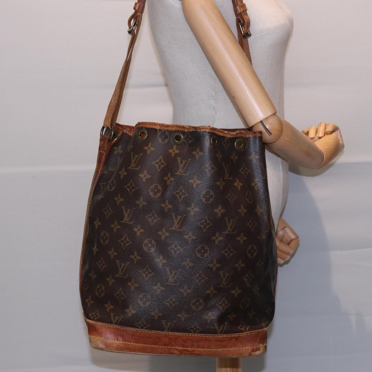 LOUIS VUITTON Monogram Noe Shoulder Bag M42224 LV Auth 78163