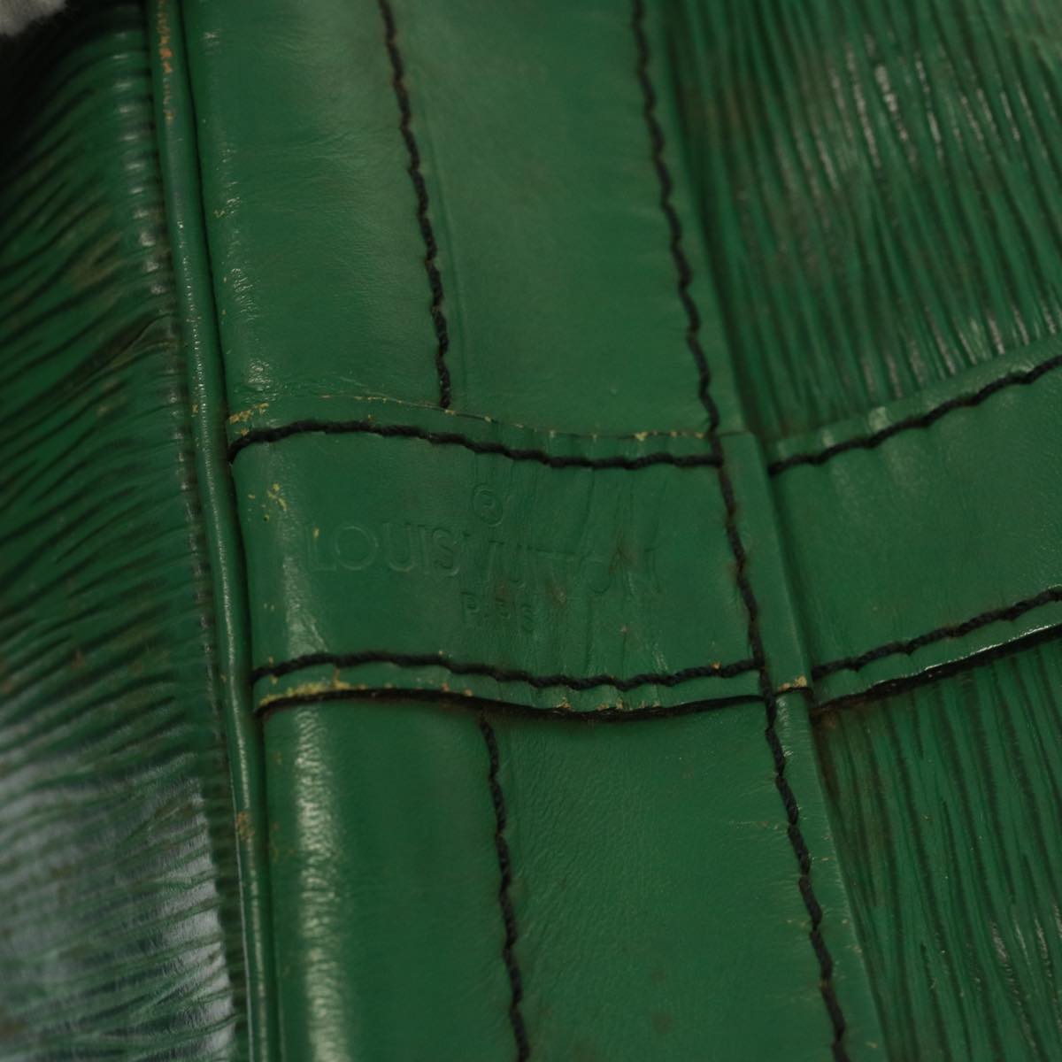 LOUIS VUITTON Epi Noe Shoulder Bag Green M44004 LV Auth 78190