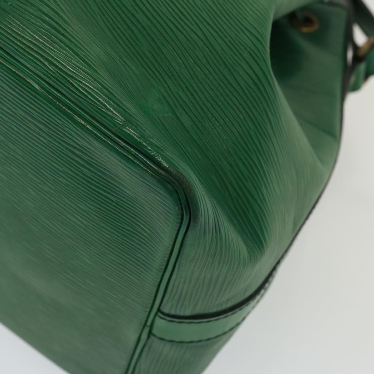 LOUIS VUITTON Epi Petit Noe Shoulder Bag Green M44104 LV Auth 78328