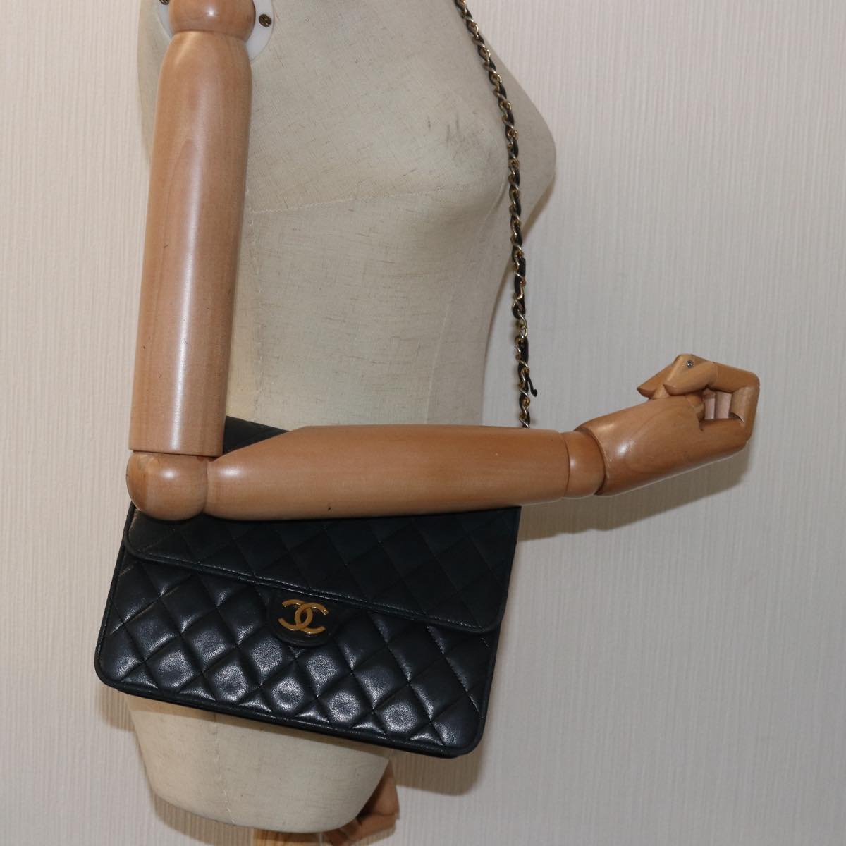 CHANEL Matelasse Chain Shoulder Bag Lamb Skin Black CC Auth 78408