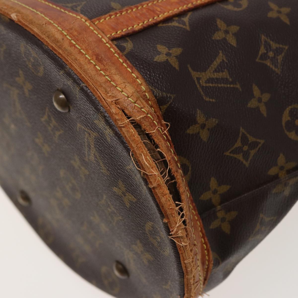 LOUIS VUITTON Monogram Bucket GM Shoulder Bag M42236 LV Auth 78414