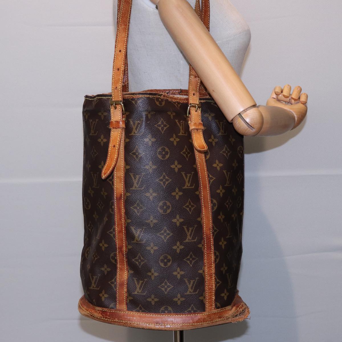 LOUIS VUITTON Monogram Bucket GM Shoulder Bag M42236 LV Auth 78414