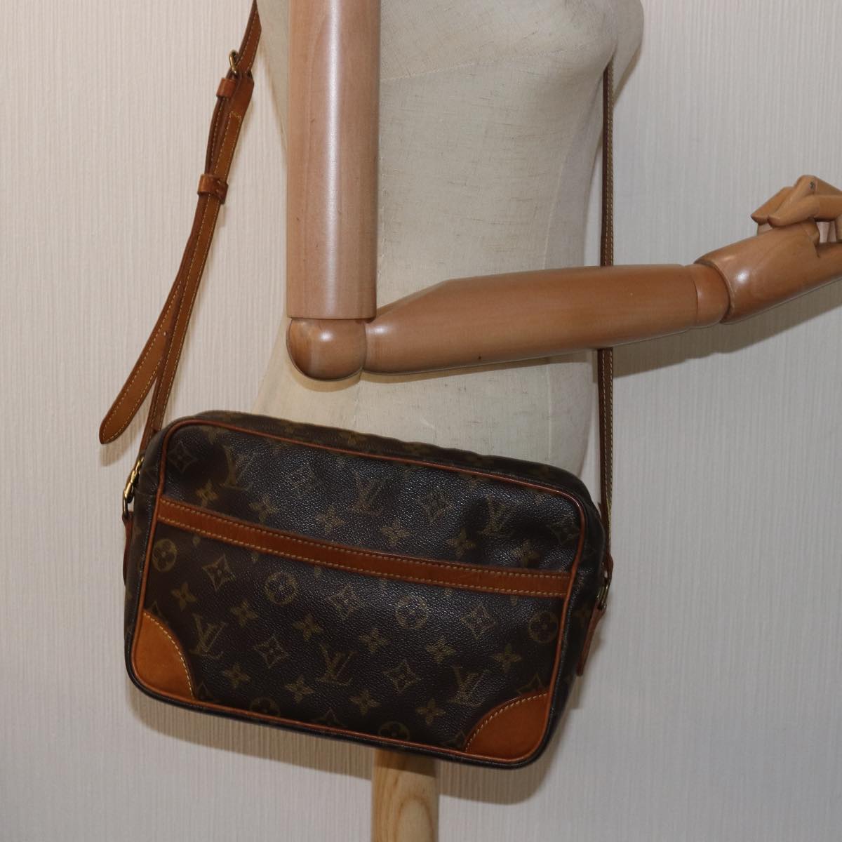 LOUIS VUITTON Monogram Trocadero 27 Shoulder Bag M51274 LV Auth 78492