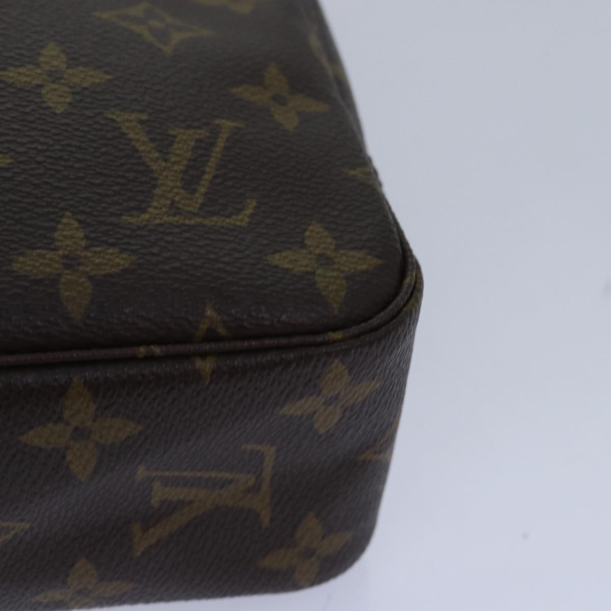 LOUIS VUITTON Monogram Trousse Toilette 23 Clutch Bag M47524 LV Auth 78495