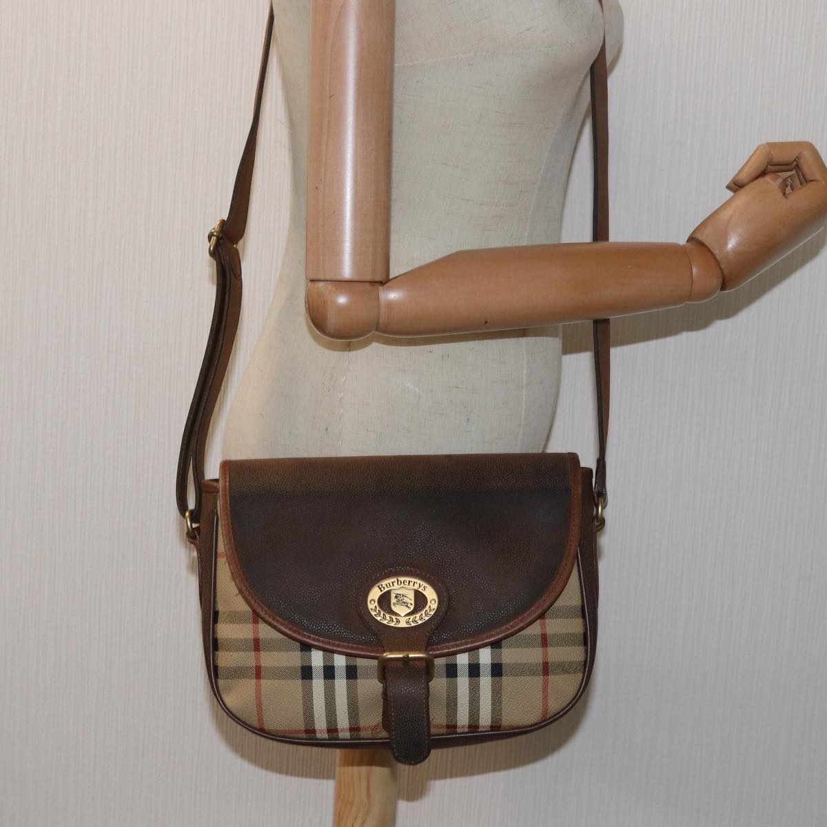 Burberrys Nova Check Shoulder Bag PVC Leather Beige Auth 78510