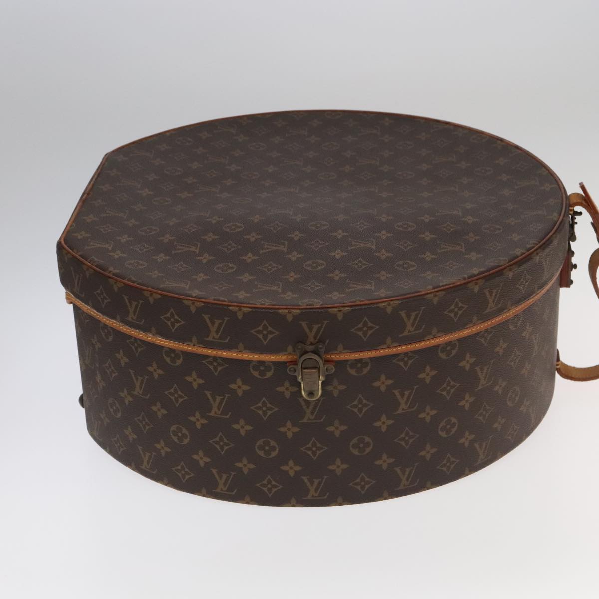 LOUIS VUITTON Monogram Hat Holder Boite Chapeau 50 Necktie Case LV Auth 78556A