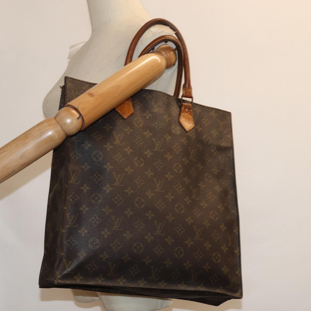 LOUIS VUITTON Monogram Sac Plat Hand Bag M51140 LV Auth 78583