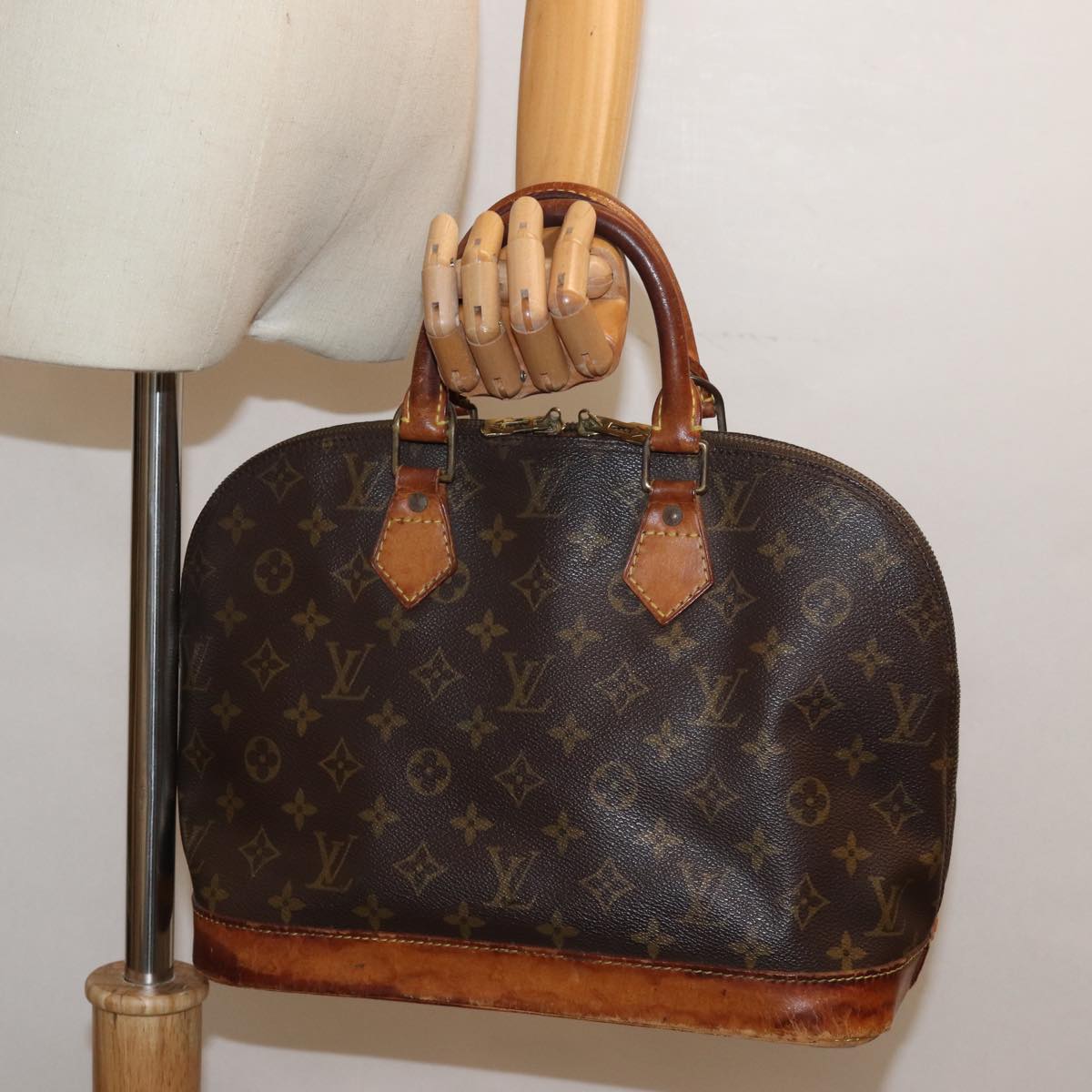 LOUIS VUITTON Monogram Alma Hand Bag M51130 LV Auth 78598